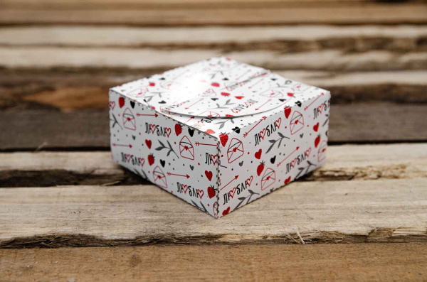 Коробочка четырехгранная «Люблю», купить в СПб